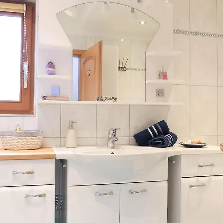 Zwei Schlafzimmer Ferienapartment Anna Am Stubenbergsee Inklusive Vier E-bikes * Stubenberg