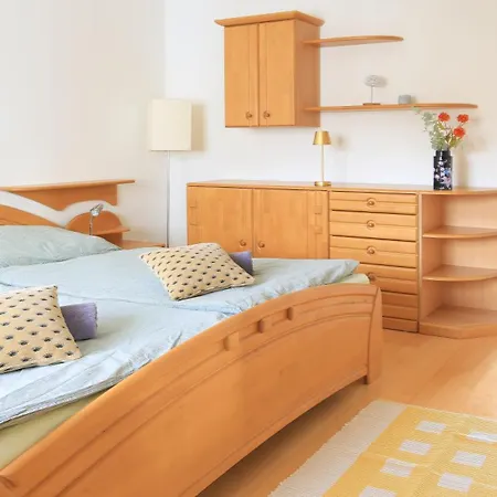 Zwei Schlafzimmer Ferienapartment Anna Am Stubenbergsee Inklusive Vier E-bikes