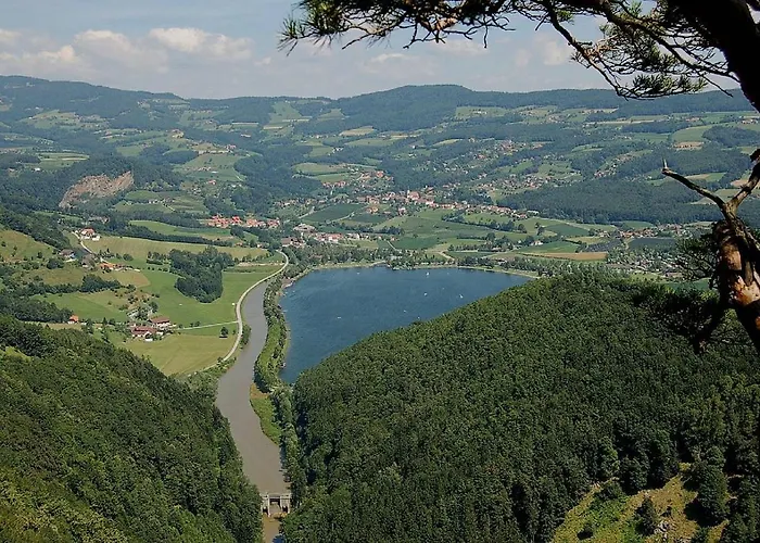 Zwei Schlafzimmer Ferienapartment Anna Am Stubenbergsee Inklusive Vier E-bikes شقة